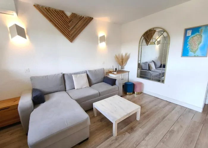 Apartment In A Bright With A View! *